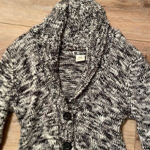 Black and white billabong sweater